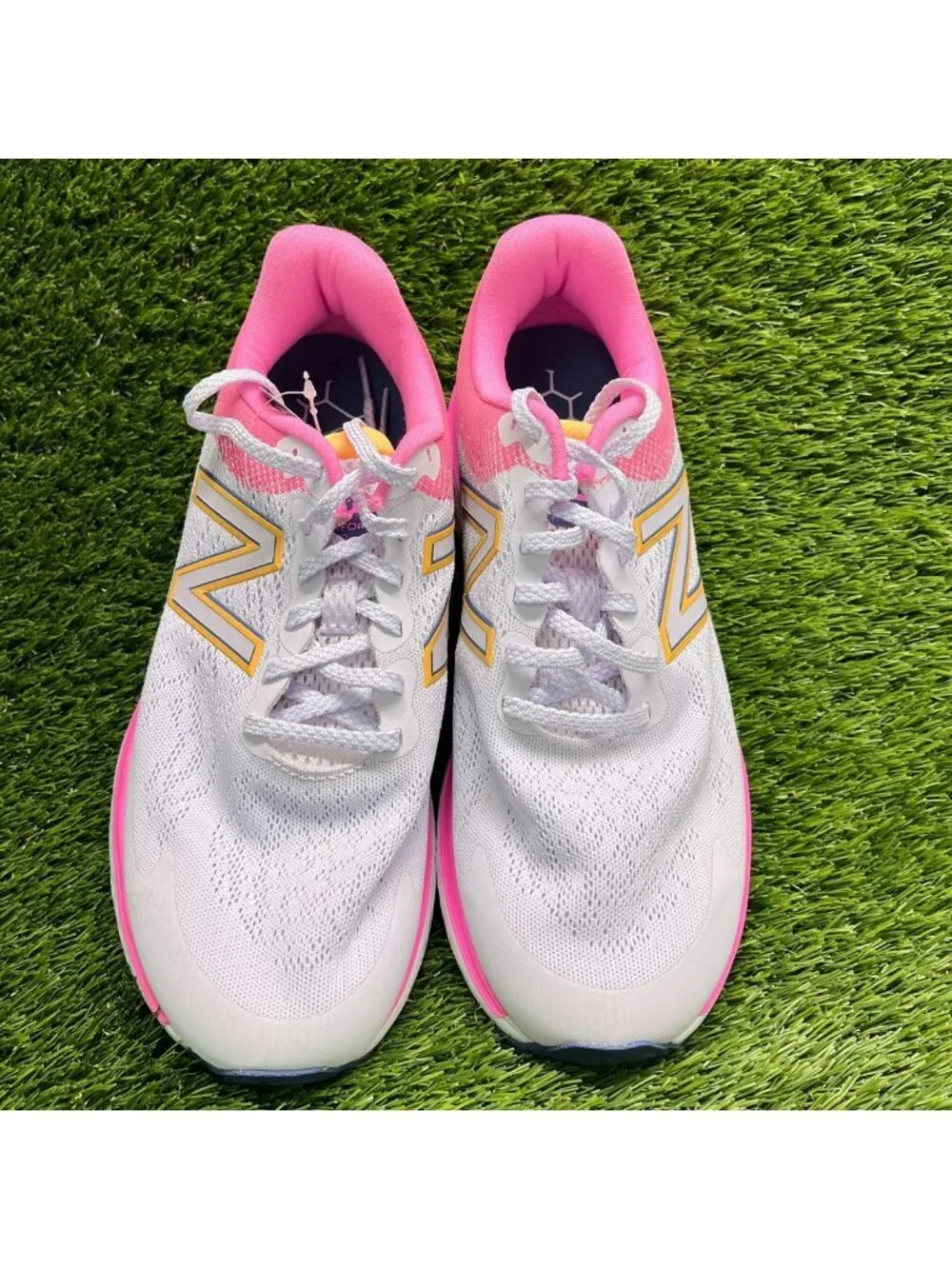 New Balance Fresh Foam 680v7 Womens Size 10D Pink Athletic Running Shoes Sneaker